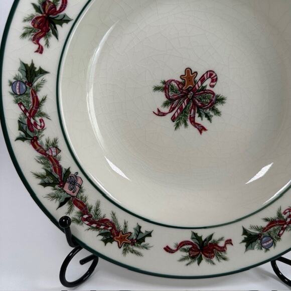 The Cellar O'Tannenbaum, 1 Large Rim Soup Bowl, Holly & Ribbon Border Christmas - Picture 12 of 13
